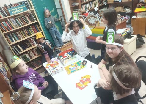 Кружок «Настолки с книжной полки»